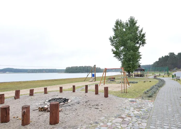 By Kiedrowickie With Boat Access Дом отдыха